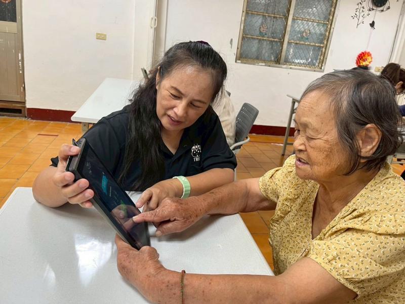 課程以輕鬆、有趣、互動的方式進行，強調實際參與與自我紀錄，鼓勵學員養成規律運動習慣。