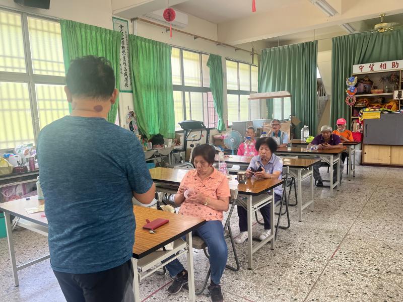 透過實際操作，學員將學會下載資料、觀看影片、查詢政府資訊及線上報名活動，讓網頁使用更方便實用。