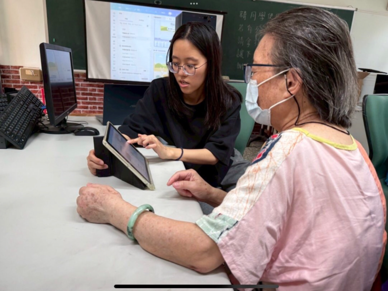 指導學員如何使用軟體內建元素