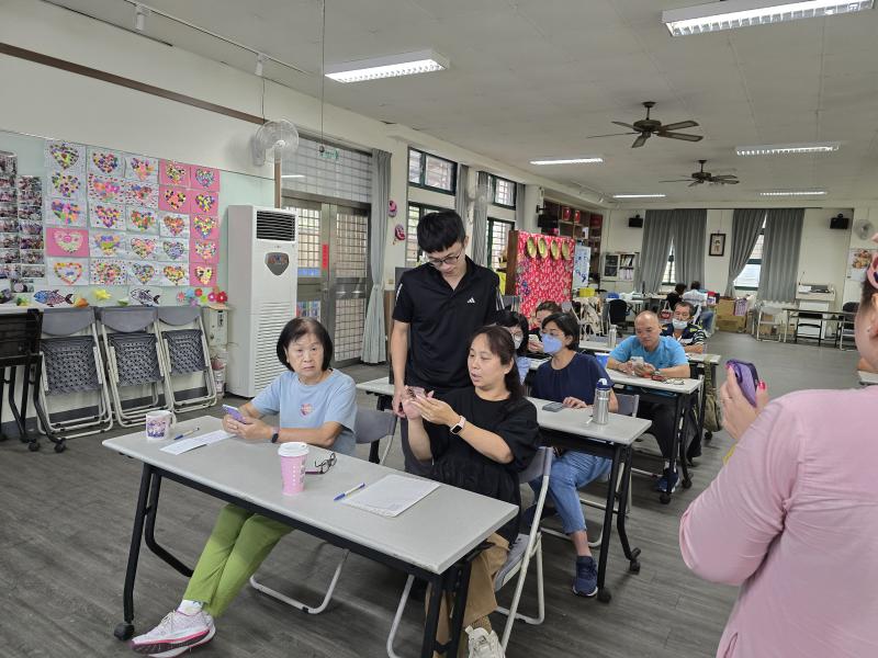 學會如何將AI生成的內容結合社區的活動，使活動DM更具溫度與宣傳效果