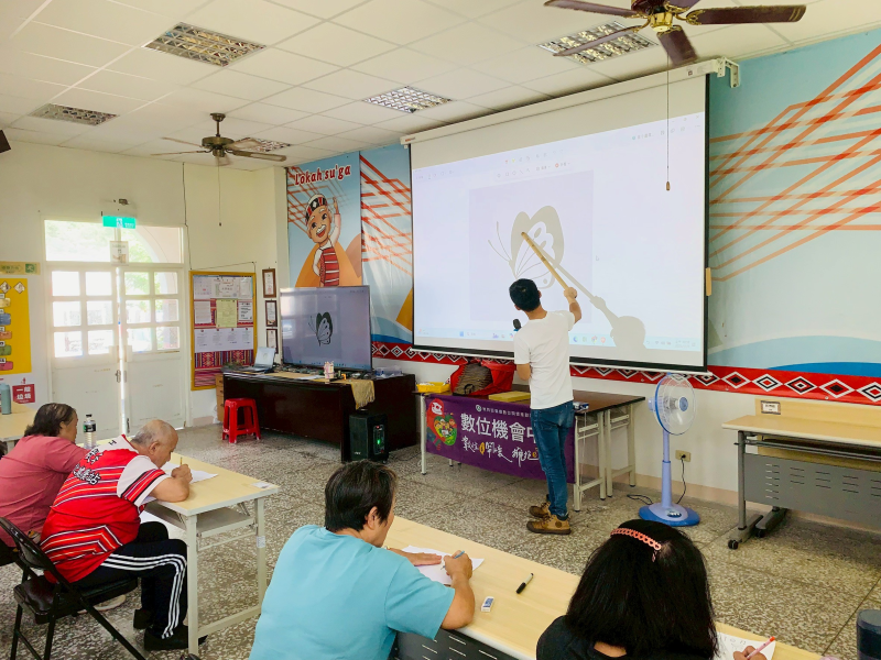 Atayal銀創課 × 雷雕機小工坊：數位文化創作專題