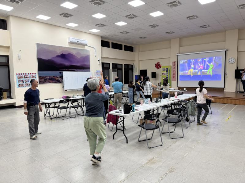 在家只要有平板就可以跟著跳，運動健身好幫手的 APP