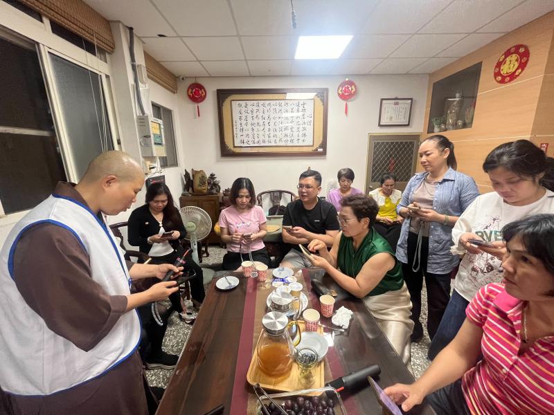 本段說明如何開啟網頁與基本瀏覽方式，協助新住民快速理解操作流程。提供清楚指引，容易上手。增強信心。