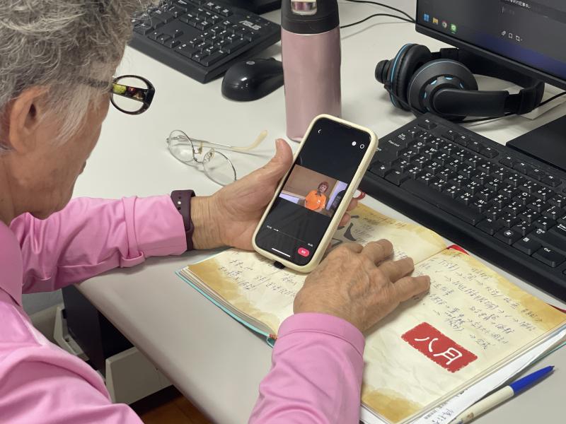 學員認真剪輯新聞影音