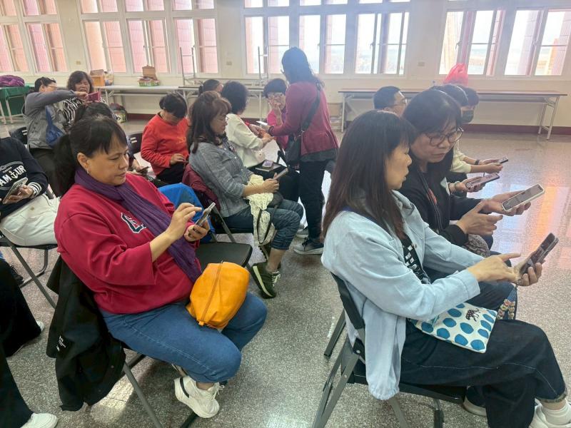 學員們嘗試下指令來進行圖片生成