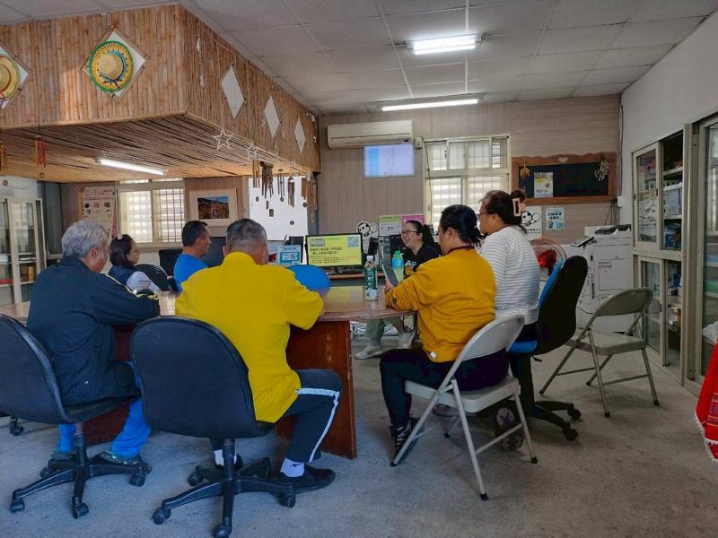 今天來到「卓溪電腦教室」，讓學員們輕鬆學習AI