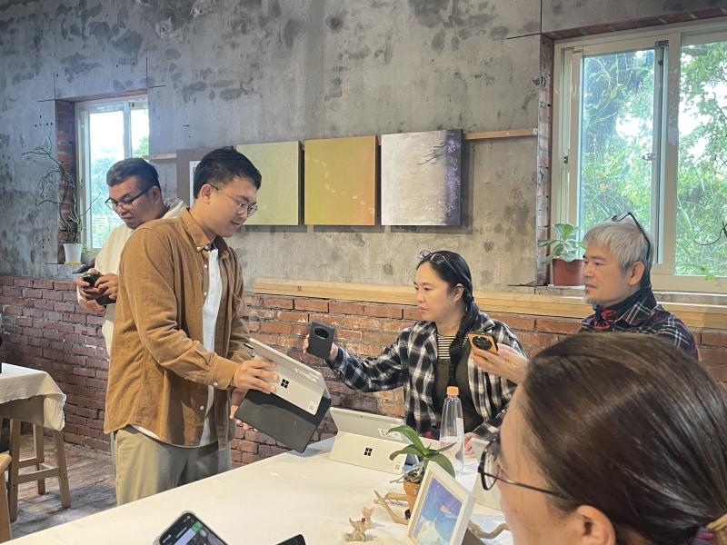 掃描開啟申請LINE@平台