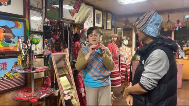 實作課程中，學員實際進行直播演練，包含開播操作、鏡頭表現、口語表達、留言互動與時間掌控等技巧，講師即時給予回饋與建議