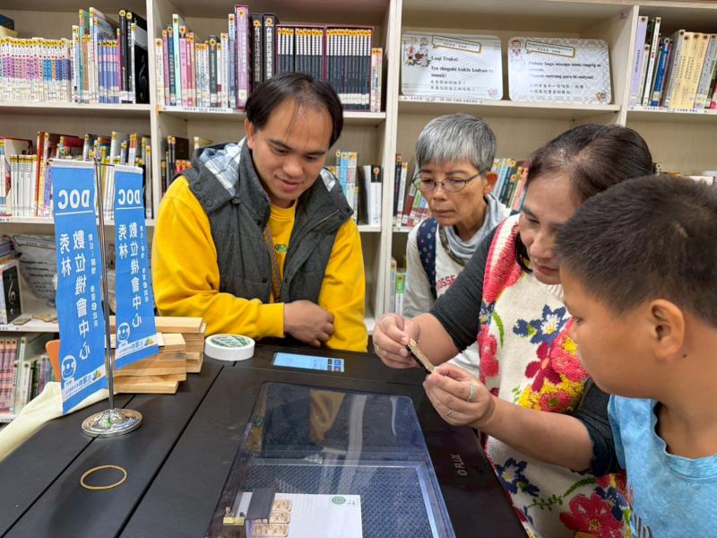 透過雷射雕刻設備的實際操作