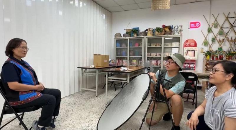 反光板等攝影道具的使用技巧。