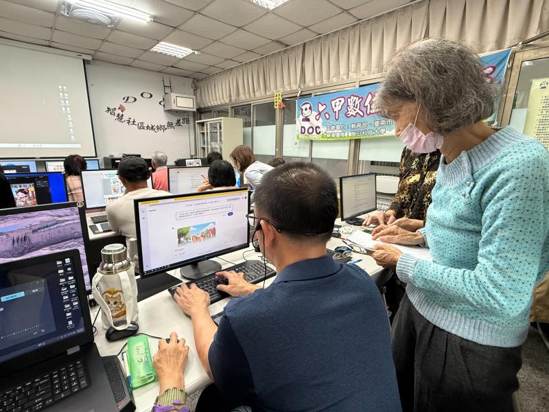 根據學員的喜好調整生成圖片內容並利用AI工具轉成動態影片格式