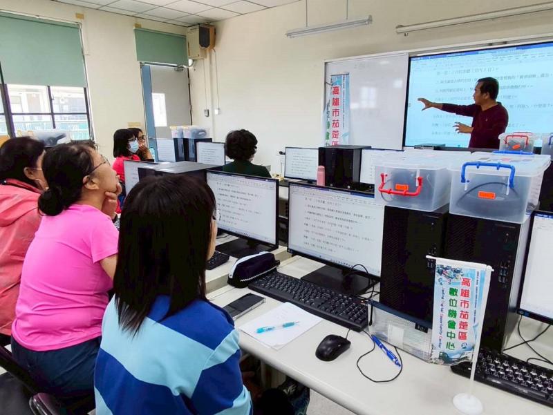 AI生成故事大綱與腳本的過程中,同步融入簡單的拍攝技巧教學