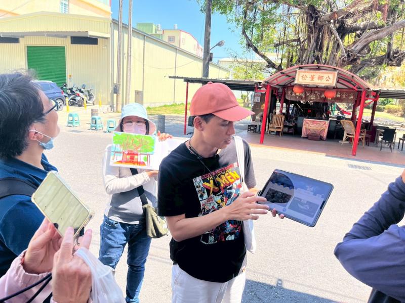 配合114年林園老街特色延續,穿梭古今的數位走讀,學員們頂著熱情,實地走訪松董爺公及各個地點。
