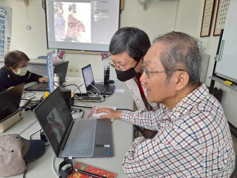 同學們手把手互助學習，拓展人工智慧應用視野。