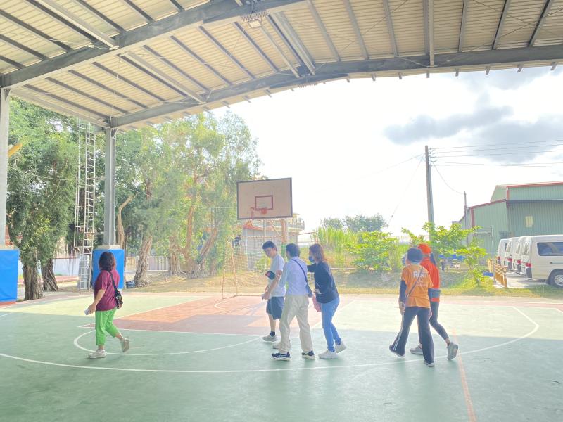 學員完成當日2公里健走