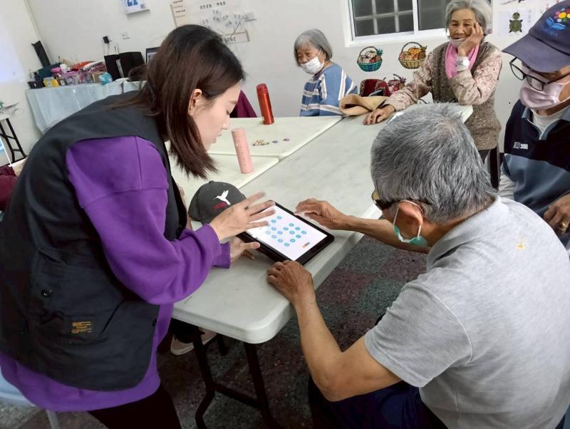 同時建立對平板操作的信心與興趣。