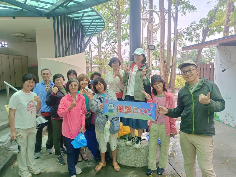 外拍後開心大合照