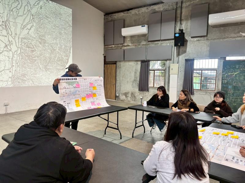 並討論如何設計防災導覽地圖