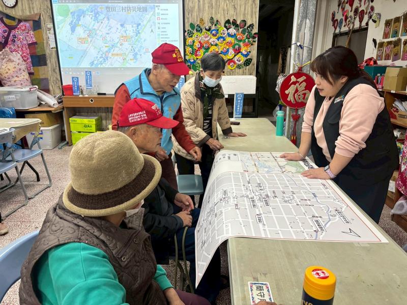 並透過小組討論與實地觀察，引導學員主動尋找社區中的危險地點，