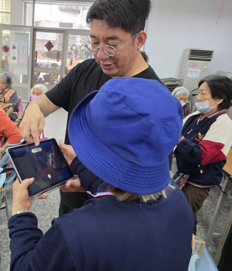 認識基本功能學員實際操作手機鏡頭、對焦、曝光與構圖，理解拍攝的基本控制。