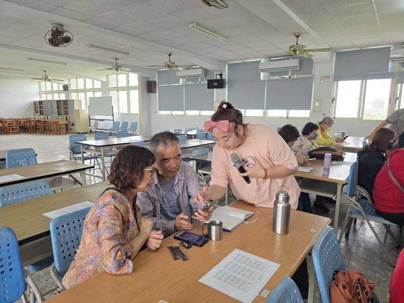 透過實際操作,學員學會如何利用AI生成圖片與影片素材,提升影片製作效率