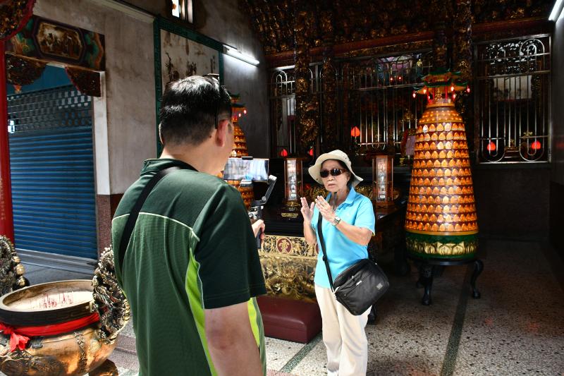 走訪大腳仙林池靈宮,發掘社區文化亮點,結合歷史故事與旅遊體驗,打造專屬潮州的特色路線,帶領大家看見不一樣的在地魅力。