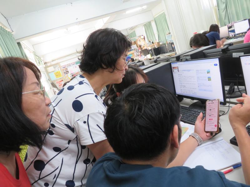 老師指導學員如何規劃