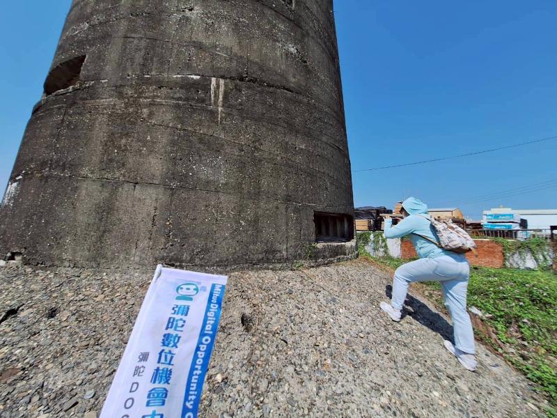 帶領學員實際前往拍攝地點，練習攝影技巧，如何在畫面中拍攝機槍堡遺址
