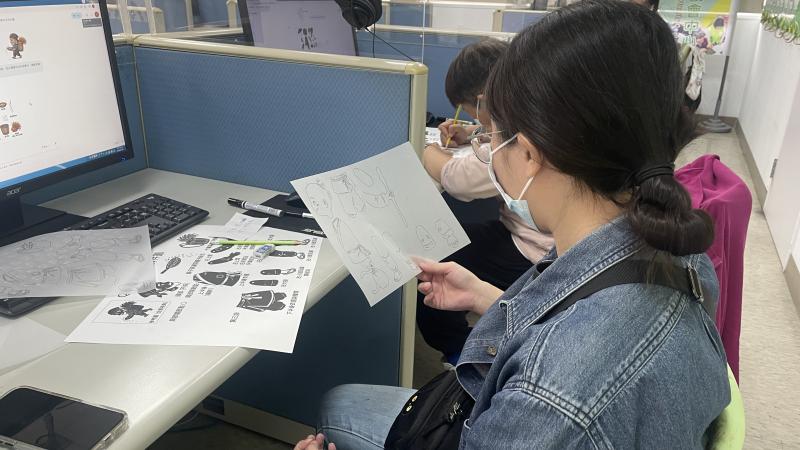 專注核對3D分件圖稿，數位科技正為傳統皮影勾勒新靈魂。每處關節的精確規劃，都是為了讓故事活靈現。