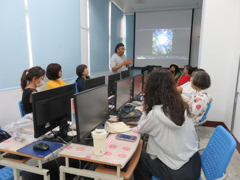 學員拍攝作品共同分享，講師講解拍攝注意事項讓學員能更了解拍攝重點