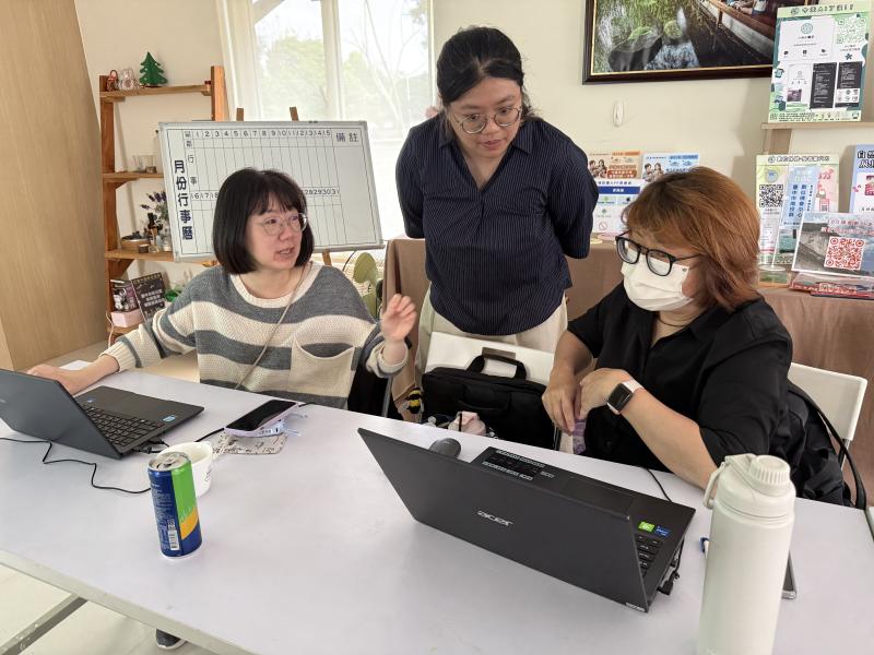 課程亦導入Canva設計平台,協助學員將AI生成之圖像與文案整合應用