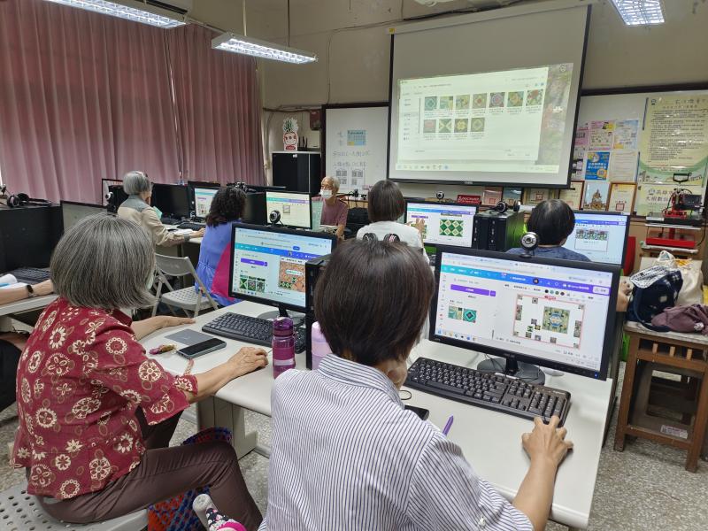 學員聆聽老師介紹花磚拼貼技巧後，運用 Word 或 Canva 進行數位創作，將花磚元素重新組合，完成一張張充滿在地特色的花磚明信片。