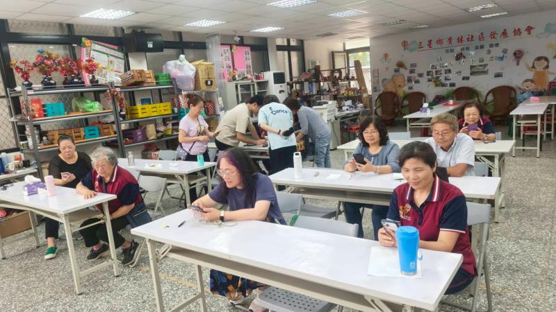 民眾透過課程獲得數位新知及地方諮詢數位問題之管道