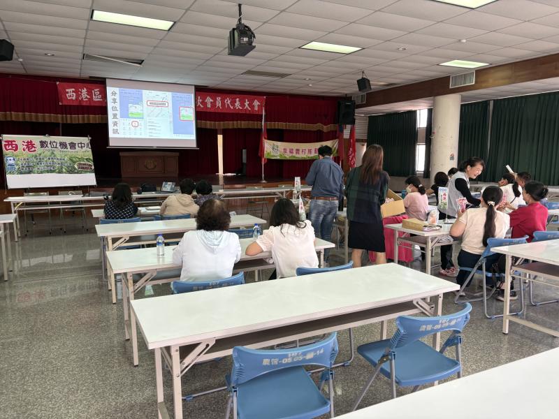 議員來為學員加油鼓勵