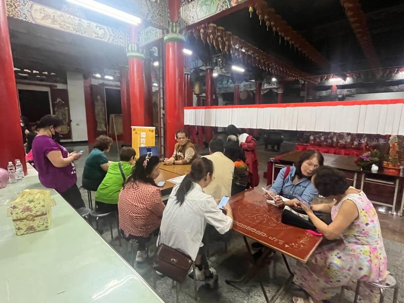 生成式AI樂學應用APP課程，帶領學員認識智慧科技新工具，圖片與生活應用，讓數位學習更加簡單有趣。