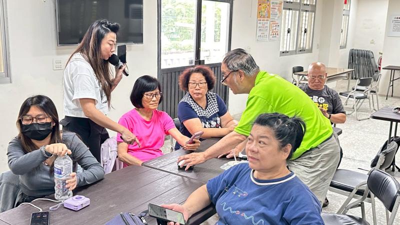 社群軟體功能介紹、自媒體入門。