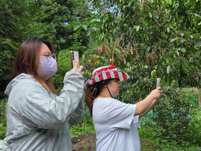 每位學員都順利掌握了數位食安技能，正式蛻變為守護社區健康的「E起成為數位食安觀測員」！