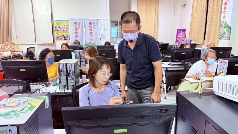 相片編修與版面設計實作