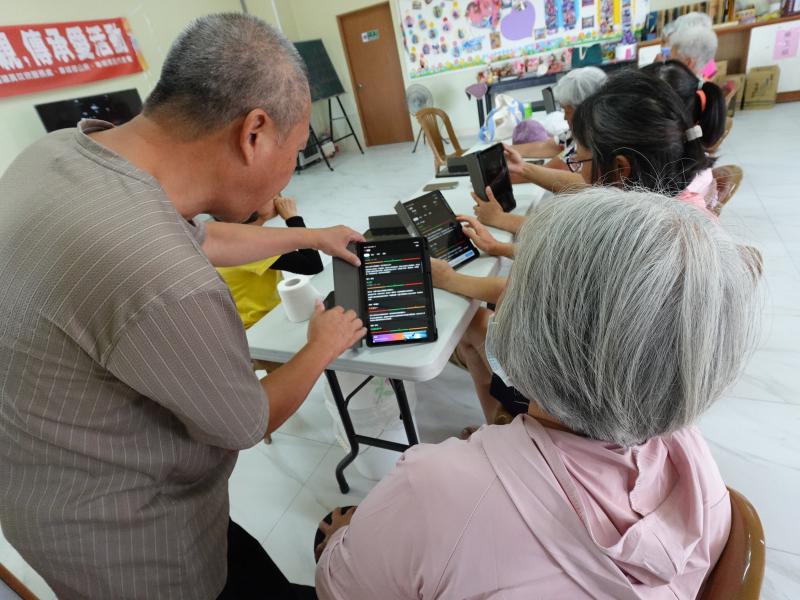 隨時偵測自己的心率、脈搏、還有走路運動的計步器，能幫助在運動時記錄自己的身體種況，是很理想的運動型app。