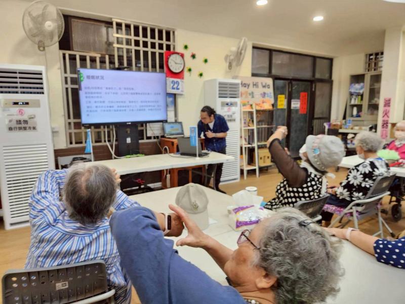 來 大家一起跟著老師調