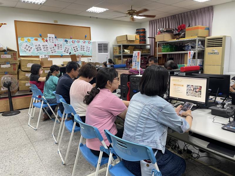課堂提供主題讓學員更容易產生聯想，以便進行創作。