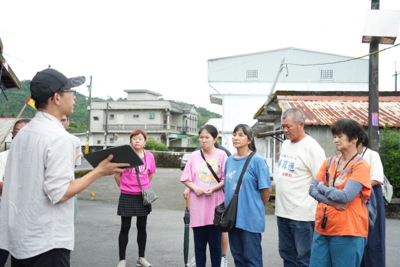 透過講師的導覽內容，將資訊整理繪製成分鏡圖以及遊戲架構