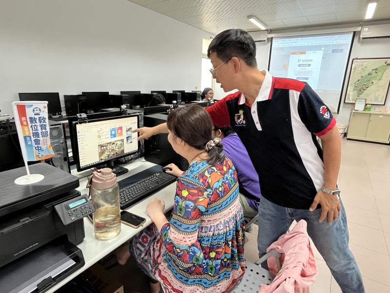 講師指導學員文案及圖片生成