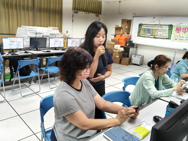 學會查詢路線、比較價格及收藏景點，讓旅行資訊隨手可得，不再手忙腳亂