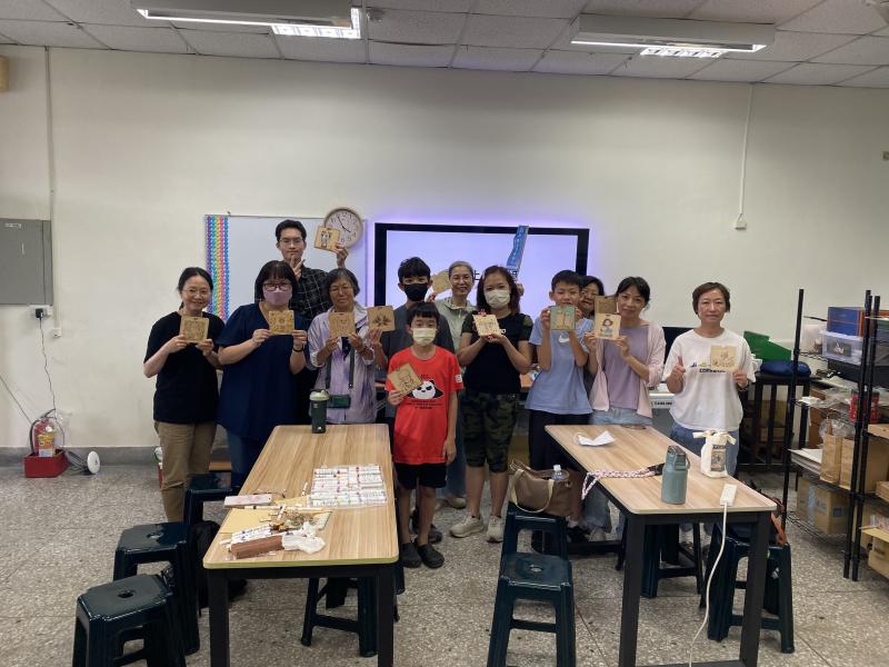 看見大家完成作品後滿足的笑容，感受到學習不僅是獲得知識，更充滿成就感與樂趣，是一次充實又難忘的體驗。