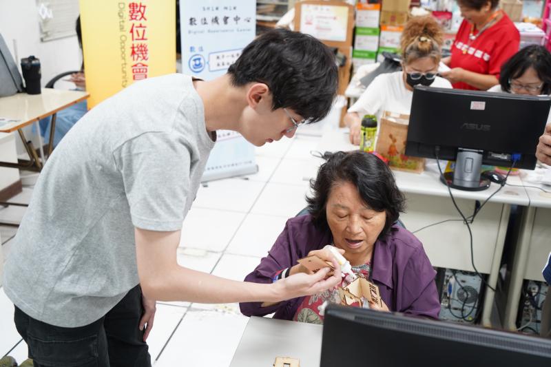 助教協助課程進行