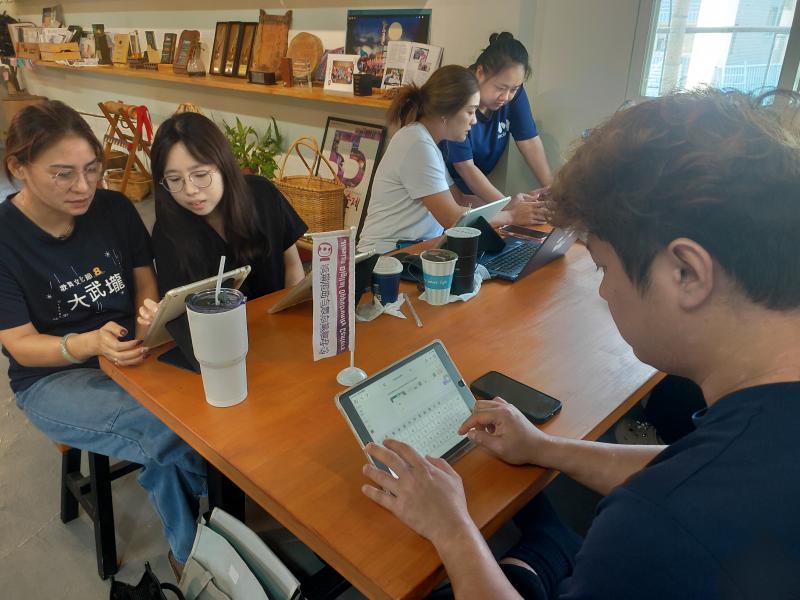 討論海報設計主題