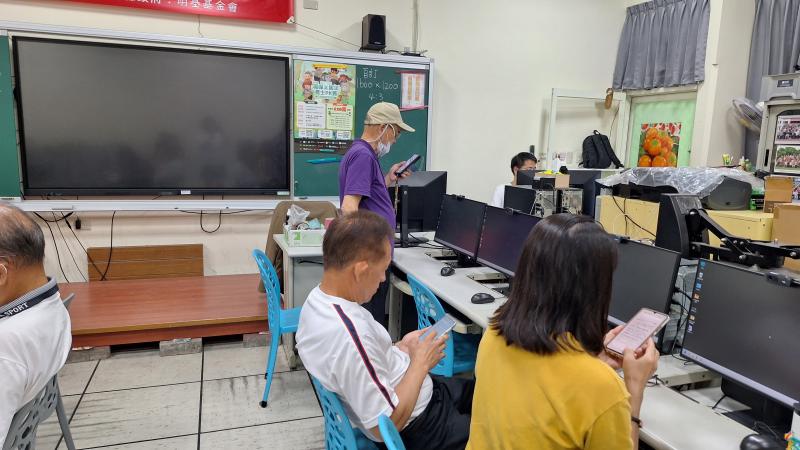 手機操作小影