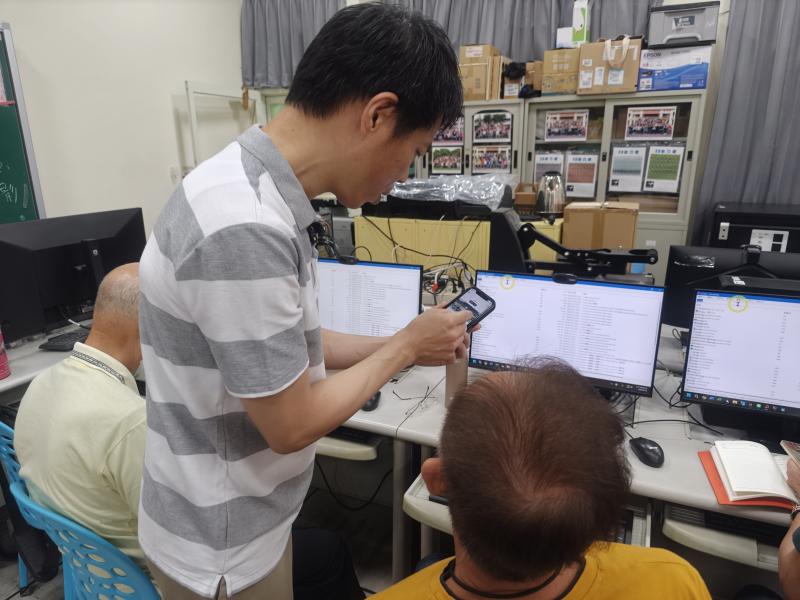 學員操作有問題隨時提出