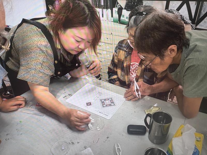 動動手指玩拼圖，手機繪圖輕鬆上手